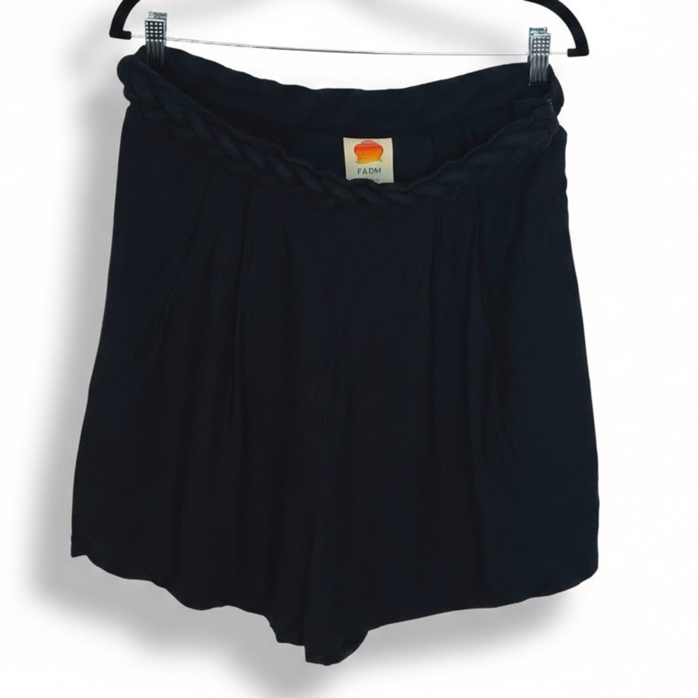 FARM Rio Women's Black Graphic Braided Belt Pleated Shorts Size Large
